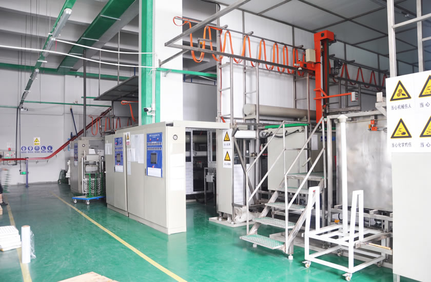 全自动挂镀锡镍、银、三元合金生产线